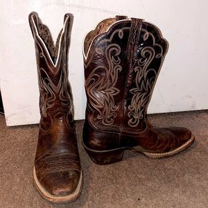 Womens boots. Extremely comfortable